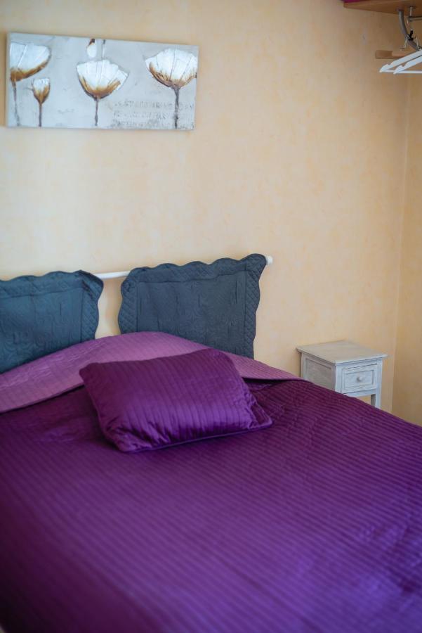 HotelLe MaraisCaillebotte Challans Extérieur photo